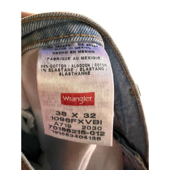 Wrangler Jeans Size 38 x 32 - Picture 4 of 4